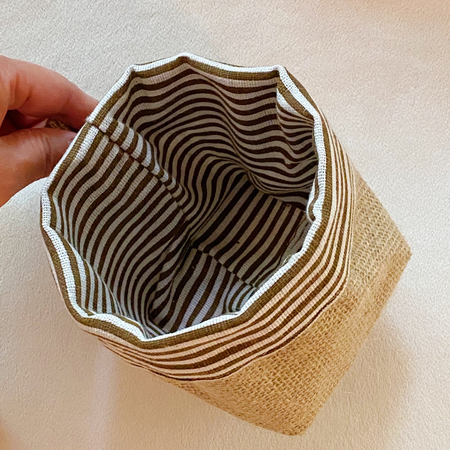 Reversible Burlap Plant Pot Cover - Two Looks in One