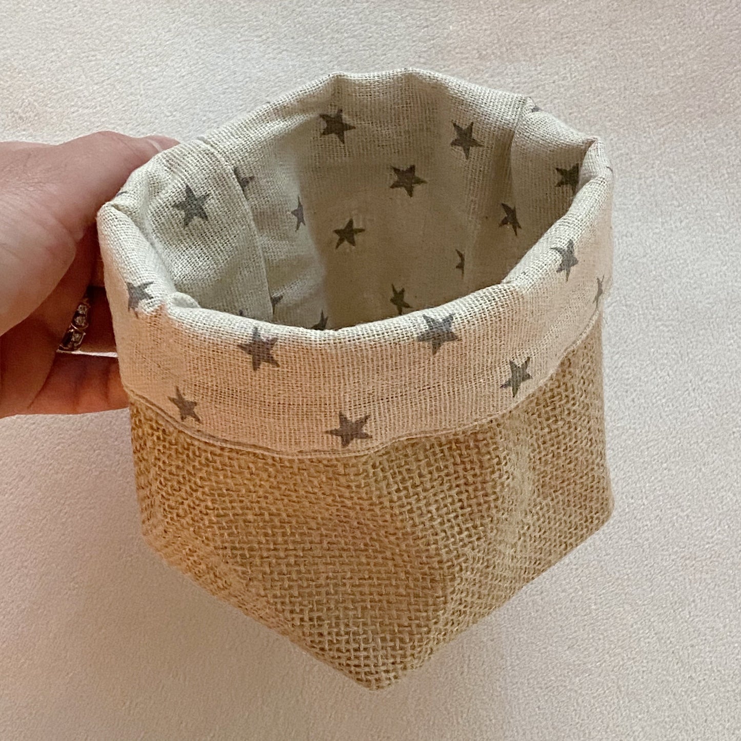 Reversible Burlap Plant Pot Cover - Two Looks in One
